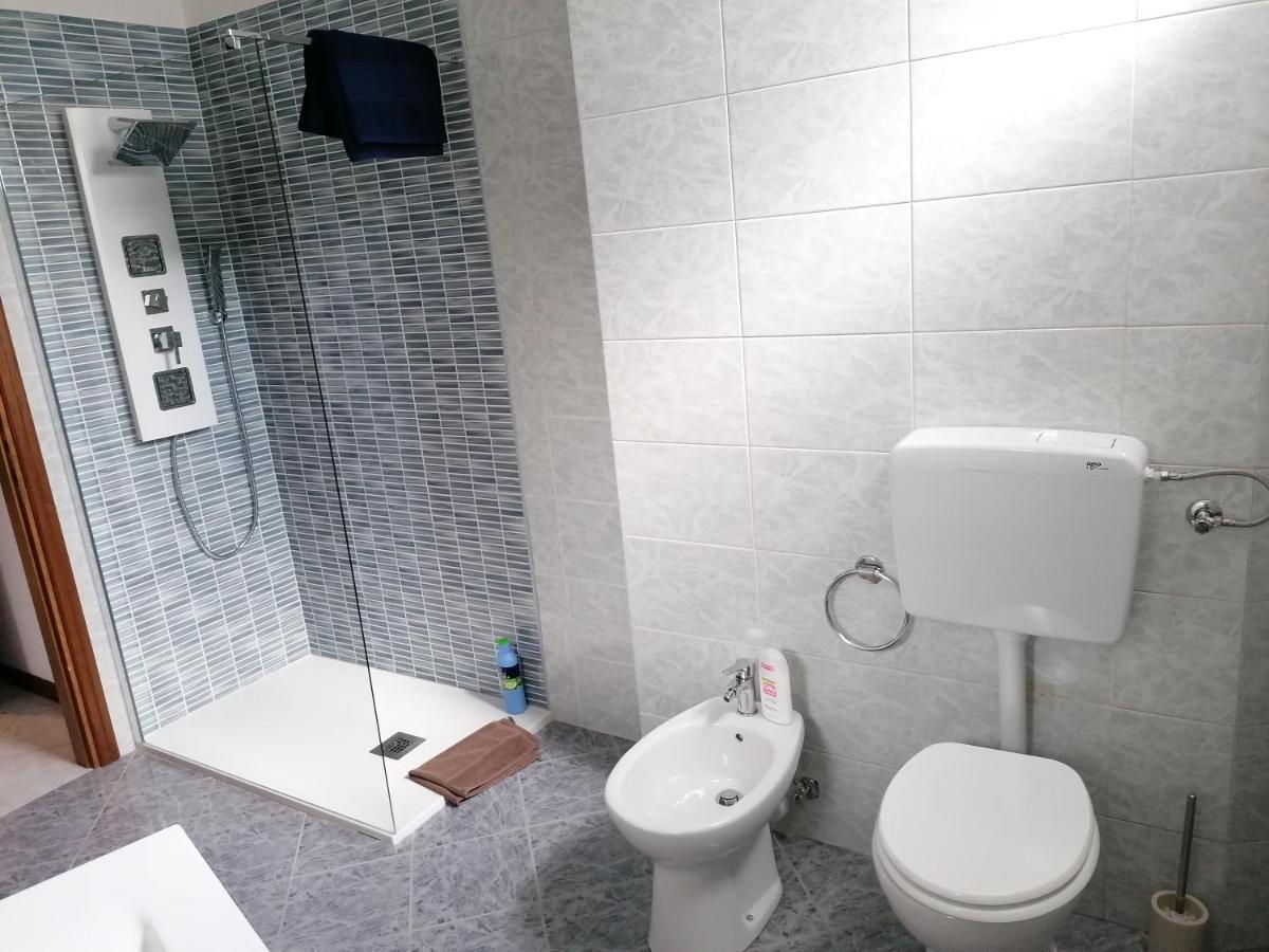 Ferienwohnung Accogliente Bilocale Novara Exterior foto
