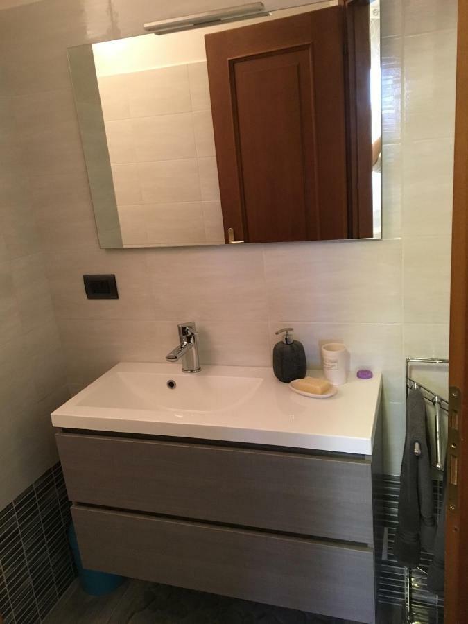 Ferienwohnung Accogliente Bilocale Novara Exterior foto
