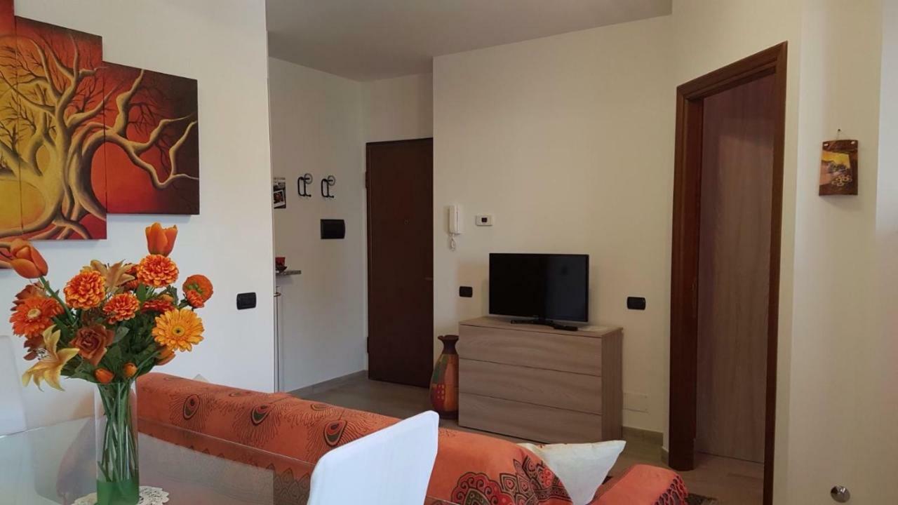 Ferienwohnung Accogliente Bilocale Novara Exterior foto